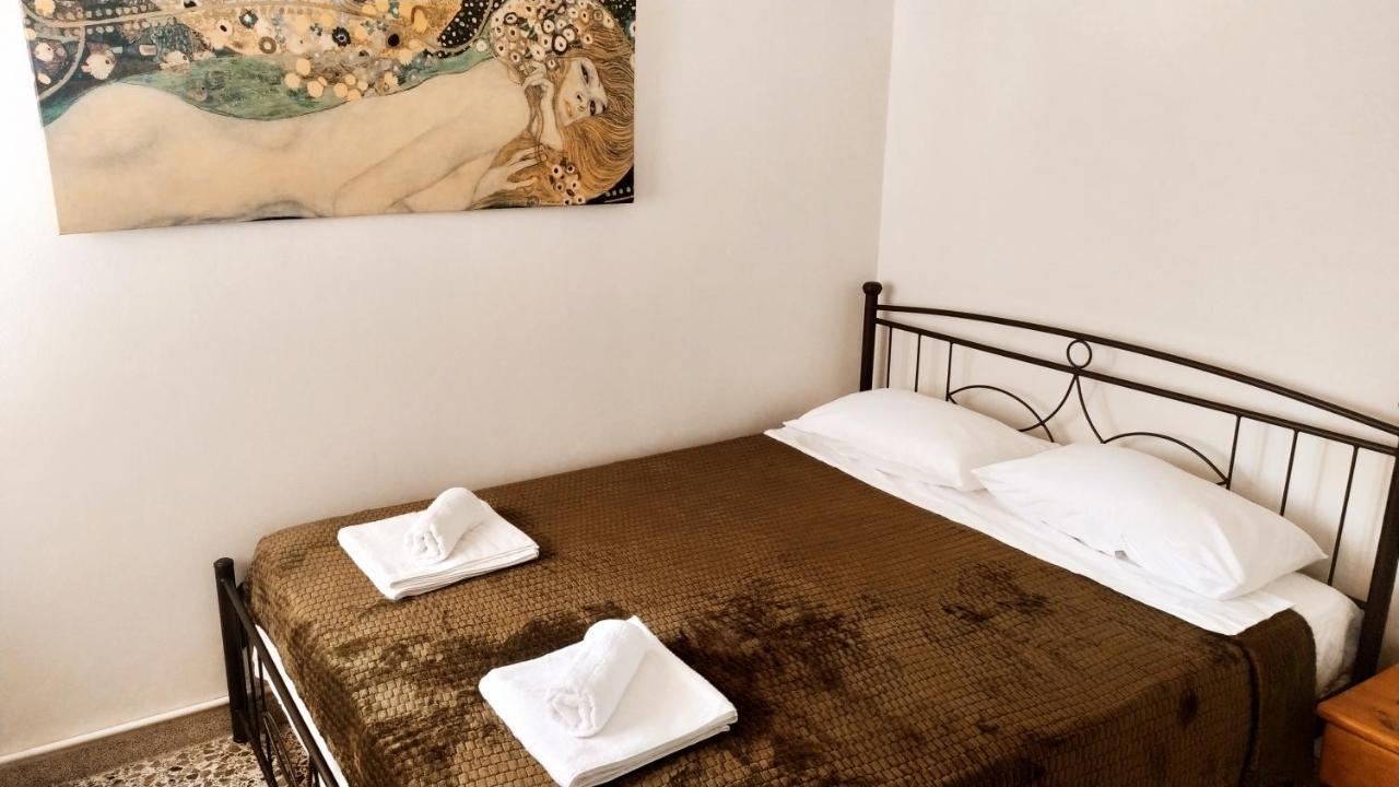 Appartement Heraklion - Vue mer et montagne Buitenkant foto